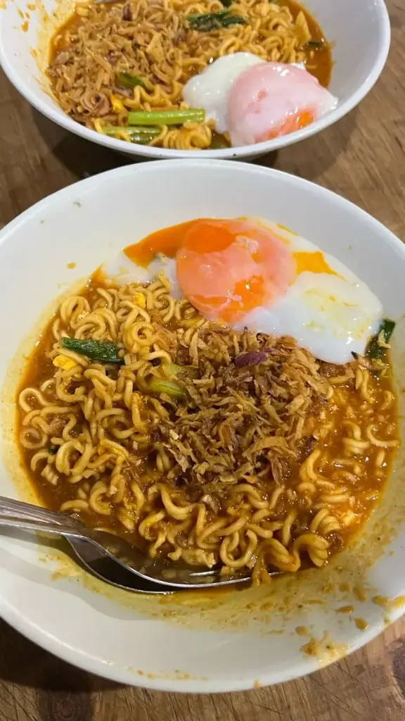 F4. Mie Bangladesa Jumbo Telor+Bakso