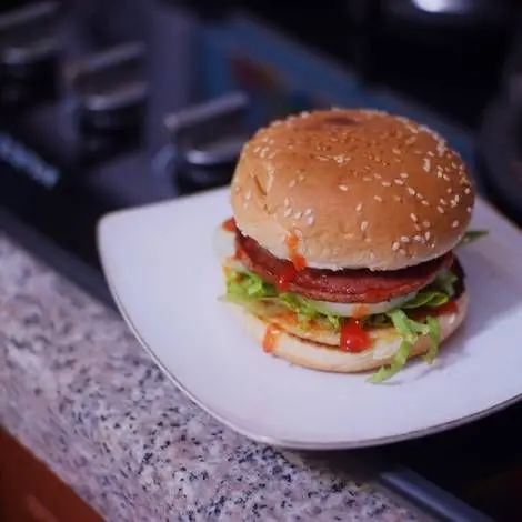 A2. Burger Telor Saus Keju