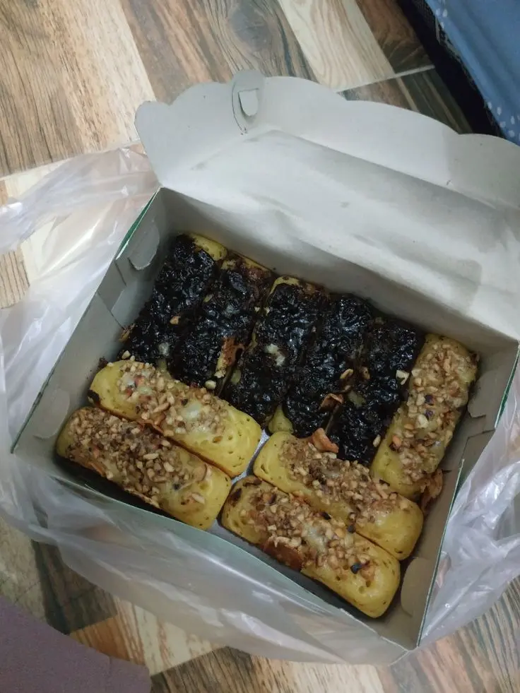 U1. Pukis Coklat Kacang isi 8