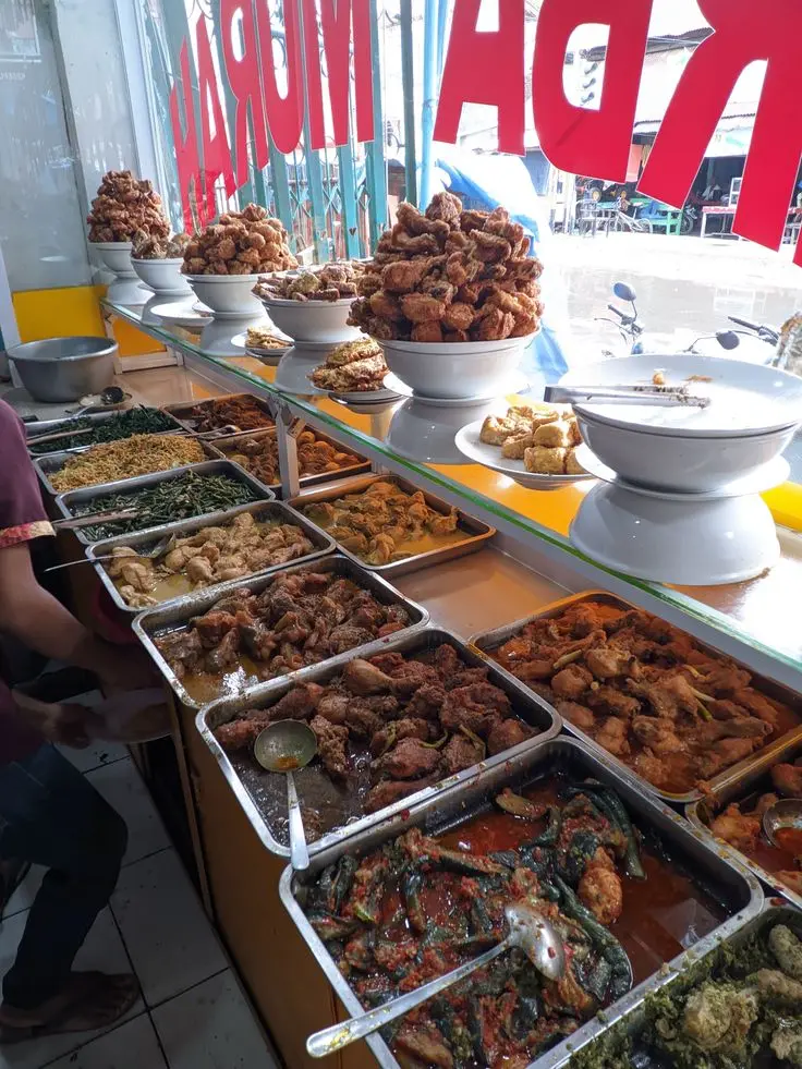 Z1. Nasi Padang Lauk Bandeng Goreng 